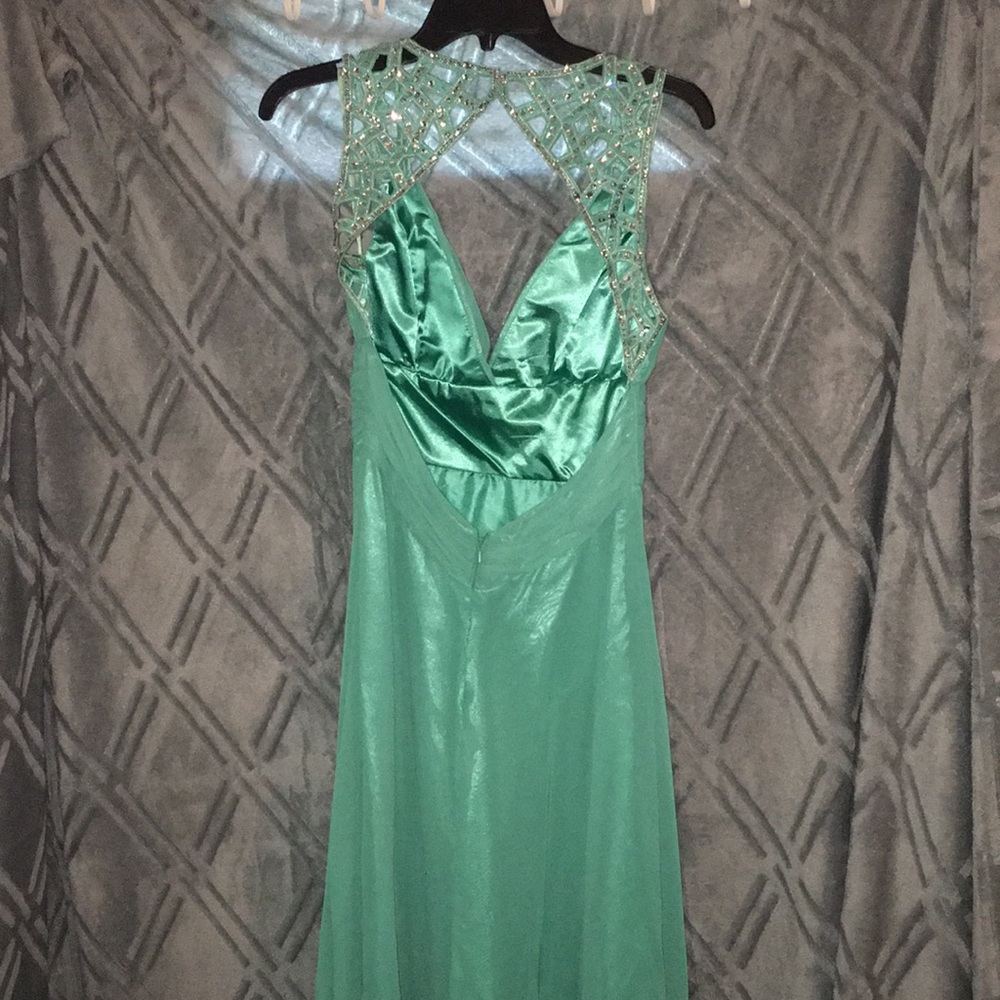 Formal Dress - Picture 3 of 4